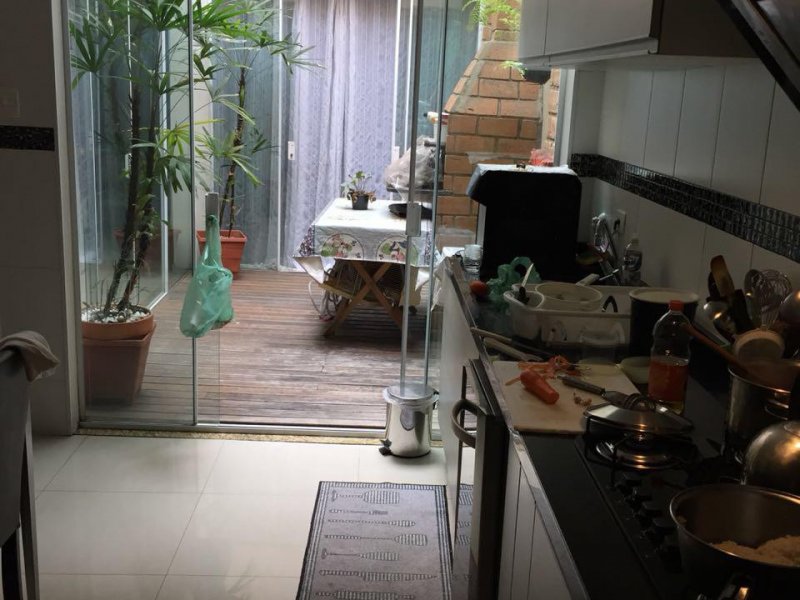 Casa à venda Jardim das Acácias com 170m² e 3 quartos por R$ 1.250.000 - 551682742-c26f2471-1aa3-4e57-8f2f-c4dab28af138.jpeg