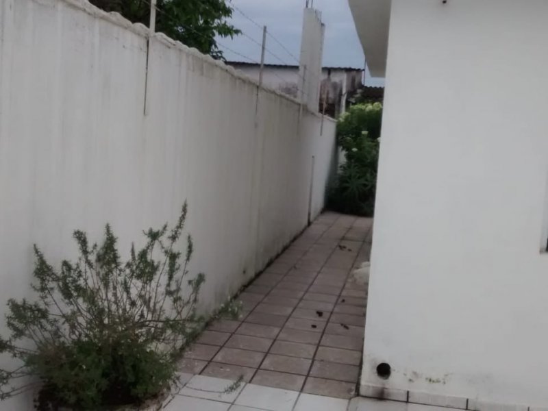 Casa à venda com 300m² e 2 quartos por R$ 190.000 - 2062136986-7.jpeg