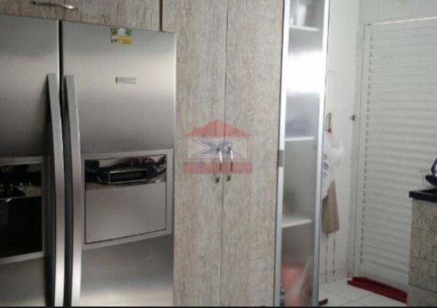 imóvel com 239m²
