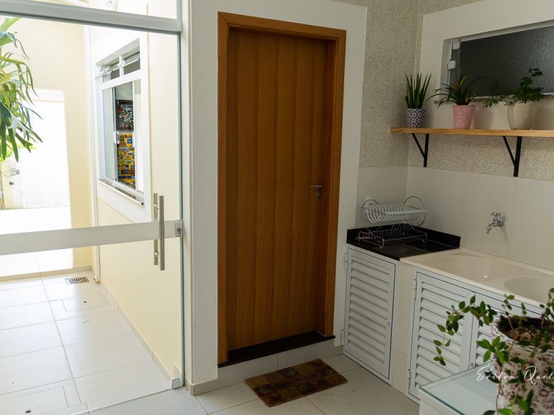 Casa à venda Loteamento do Valle 1 com 200m² e 3 quartos por R$ 700.000 - 1600662020-charlene-57.jpg