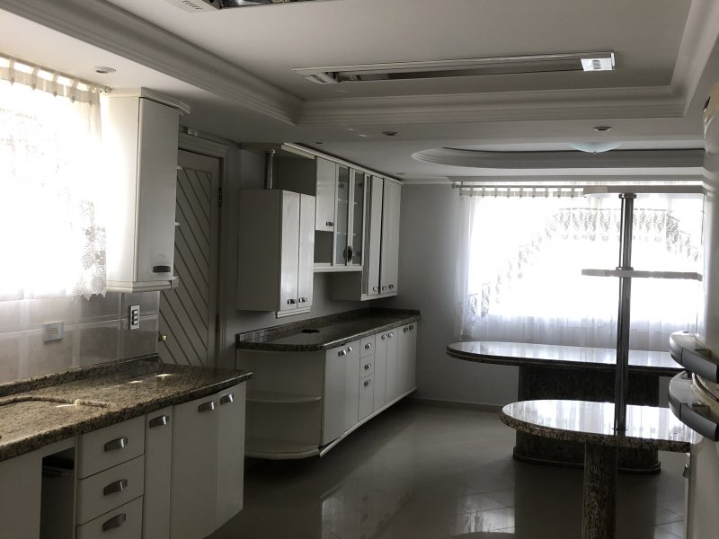 imóvel com 605m² - Jardim das Américas - Curitiba