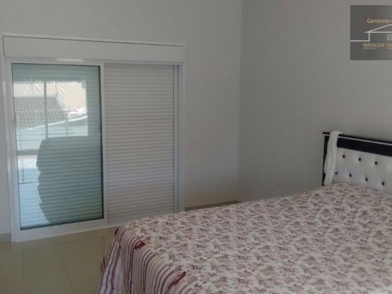 Casa à venda Jardim Santa Rosa com 255m² e 3 quartos por R$ 800.000 - 2142421193-13.jpg
