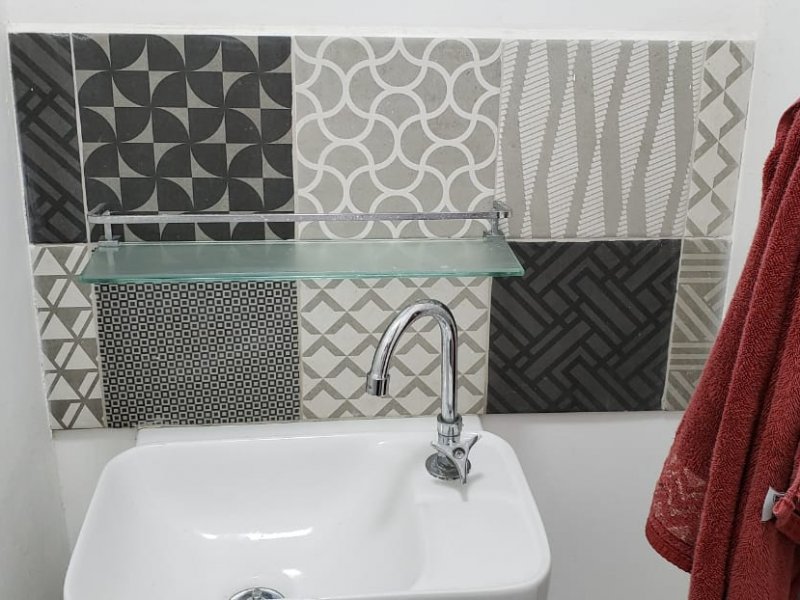 Apartamento à venda Centro com 68m² e 2 quartos por R$ 290.000 - 1494134643-banheirinho2.jpeg