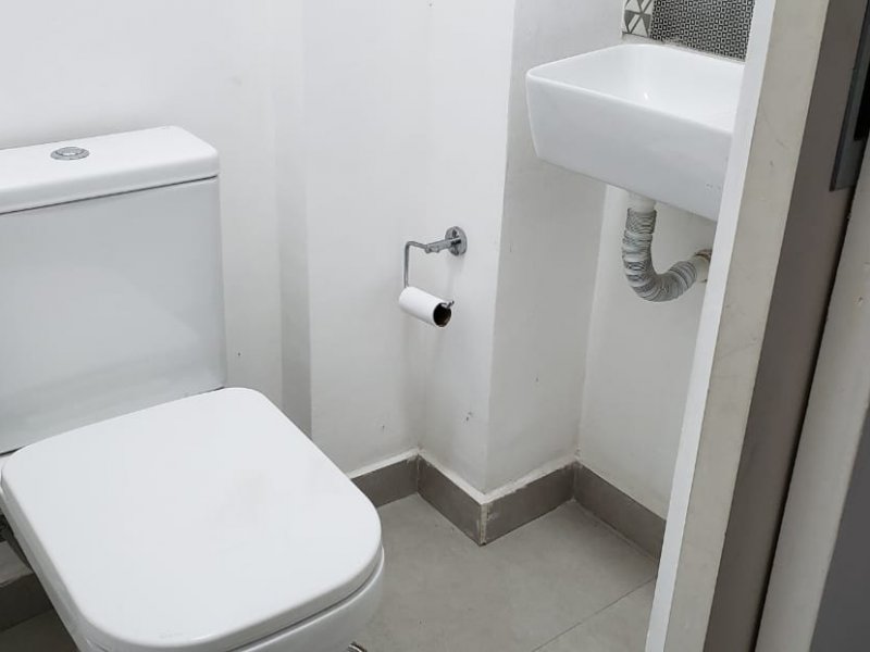 Apartamento à venda Centro com 68m² e 2 quartos por R$ 290.000 - 211093627-banheirinho3.jpeg