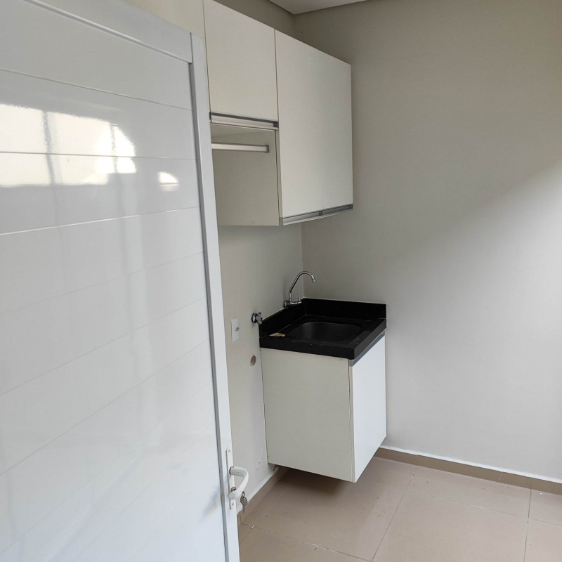 Casa de condomínio à venda Jardim Itapoan com 200m² e 3 quartos por R$ 790.000 - 142216578-imagem-do-whatsapp-de-2023-09-19-as-08.jpg