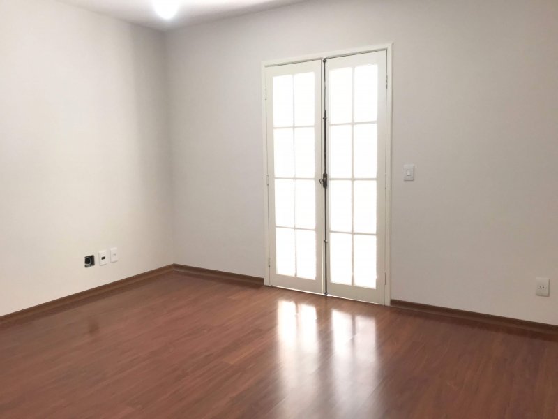 Casa à venda Vila Lageado com 180m² e 3 quartos por R$ 850.000 - 139589684-casa-jaguare-quarto1a.jpg