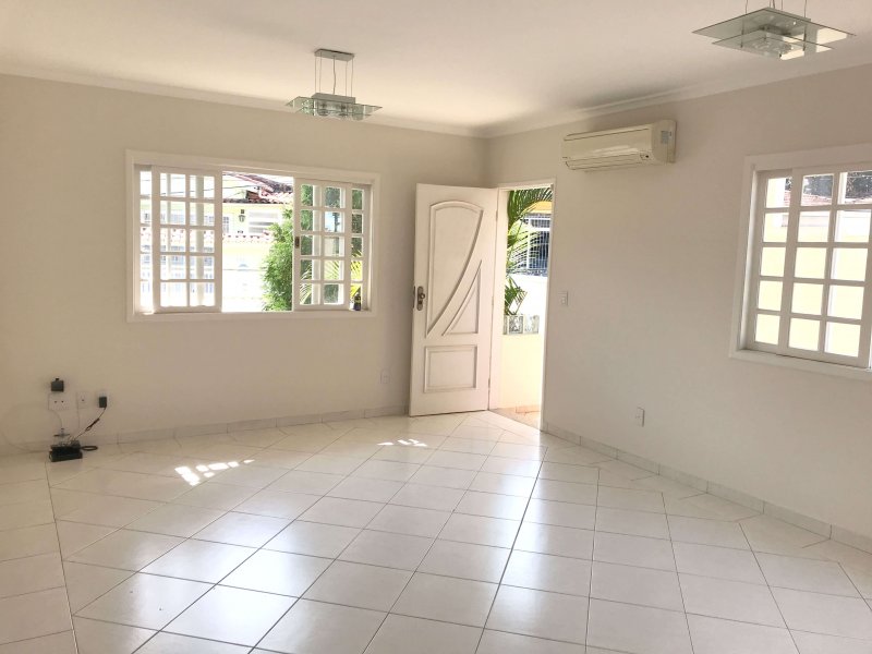 Casa à venda Vila Lageado com 180m² e 3 quartos por R$ 850.000 - 1610000794-casa-jaguare-sala1.jpg