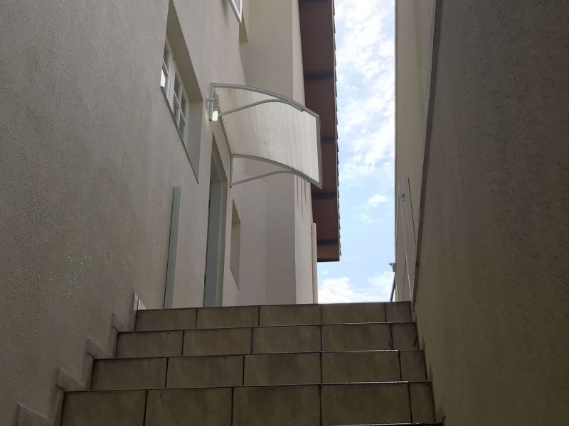 Casa à venda Vila Lageado com 180m² e 3 quartos por R$ 850.000 - 2029631691-casa-jaguare-escada-externa.jpg