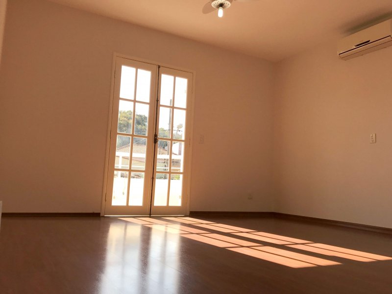 Casa à venda Vila Lageado com 180m² e 3 quartos por R$ 850.000 - 602988937-casa-jaguare-quarto1d.jpg