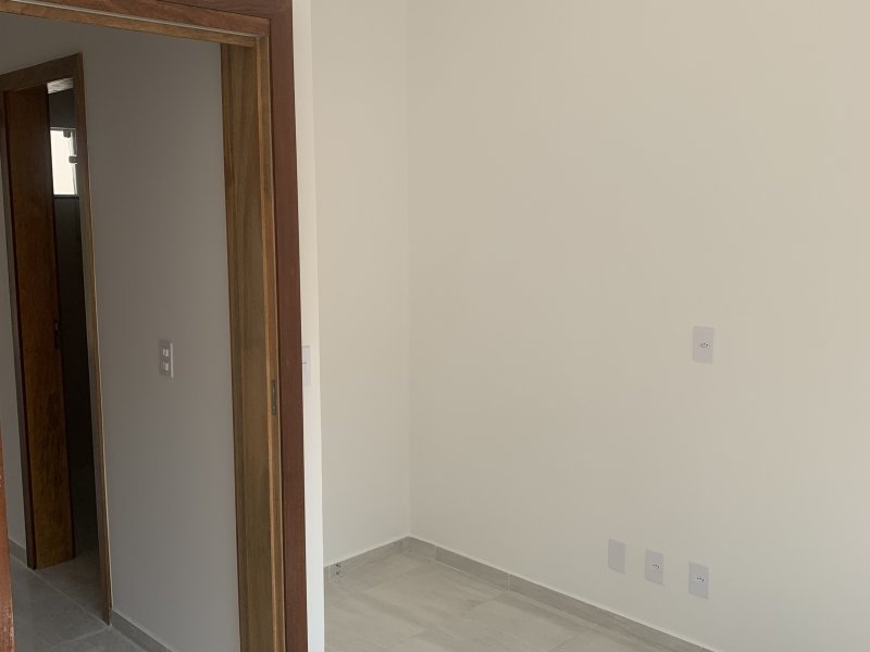 Casa à venda Centro com 65m² e 2 quartos por R$ 175.000 - 1561222118-quarto-fundos-2-andar-vista-janela-02.JPG