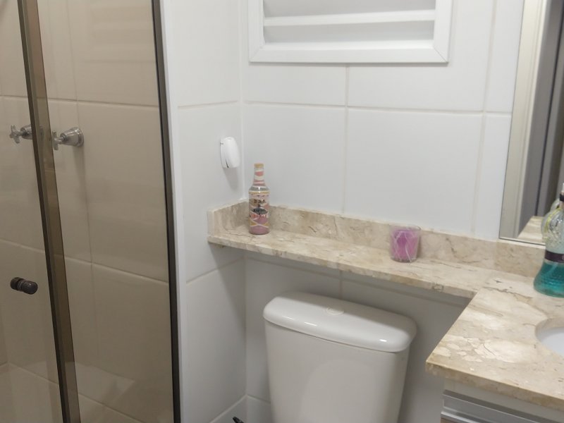 Apartamento à venda Km 18 com 53m² e 2 quartos por R$ 370.000 - 894968644-banheiro2.jpg