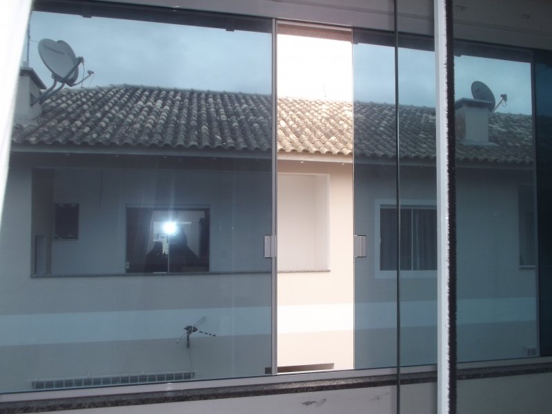 Apartamento à venda Ingleses Norte com 68m² e 2 quartos por R$ 149.990 - 1043672072-sacada-blindex.JPG