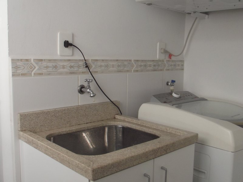 Apartamento à venda Ingleses Norte com 68m² e 2 quartos por R$ 149.990 - 1763424169-area-de-servico.JPG