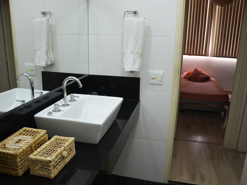 Apartamento à venda Botafogo com 72m² e 2 quartos por R$ 580.000 - 1346125211-banheiro3.jpg