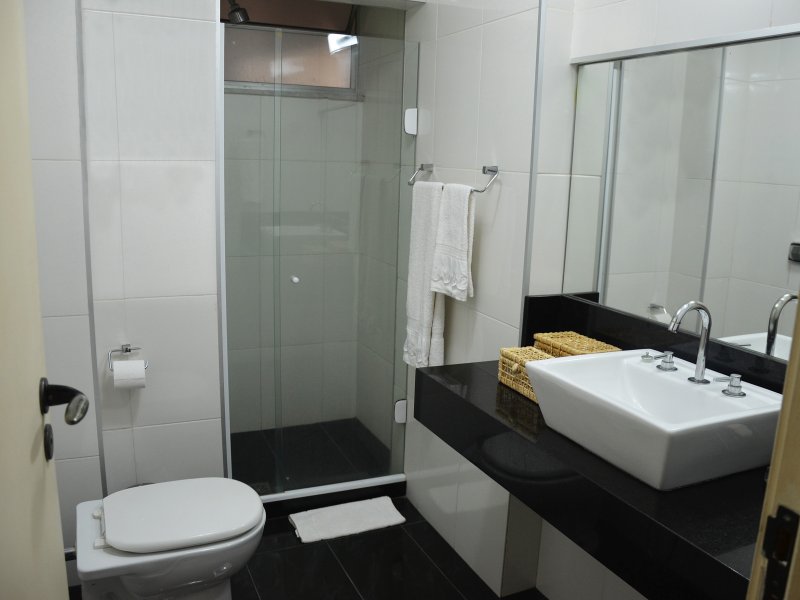 Apartamento à venda Botafogo com 72m² e 2 quartos por R$ 580.000 - 1477324109-banheiro1.jpg