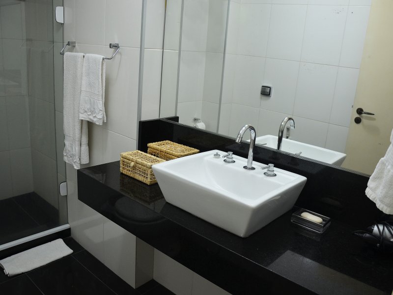 Apartamento à venda Botafogo com 72m² e 2 quartos por R$ 580.000 - 951444186-banheiro2.jpg
