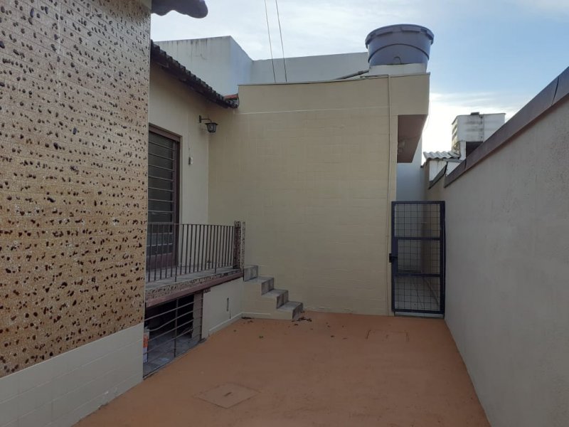 Casa à venda Perdizes com 196m² e 4 quartos por R$ 900.000 - 1054748283-lateral.jpg