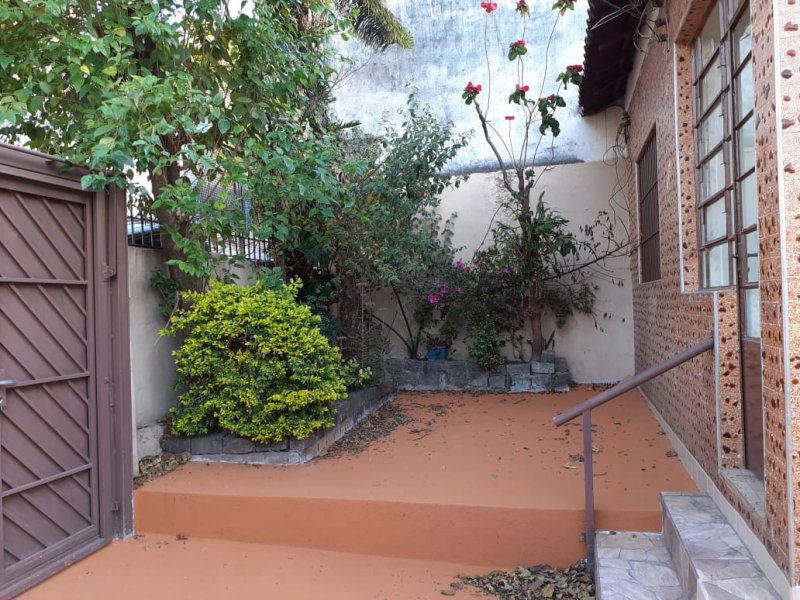 Casa à venda Perdizes com 196m² e 4 quartos por R$ 900.000 - 1132440361-jardim.jpg