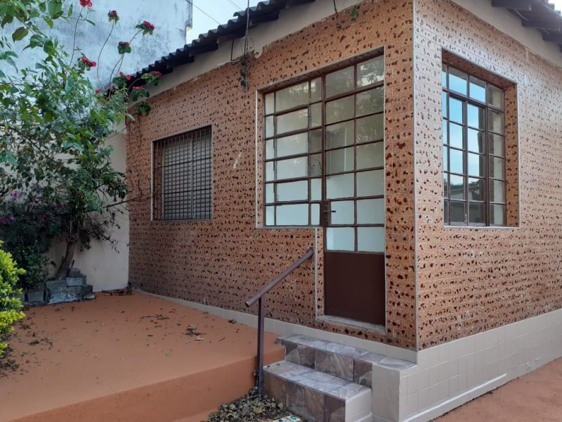 Casa à venda Perdizes com 196m² e 4 quartos por R$ 900.000 - 1387757970-area.jpg
