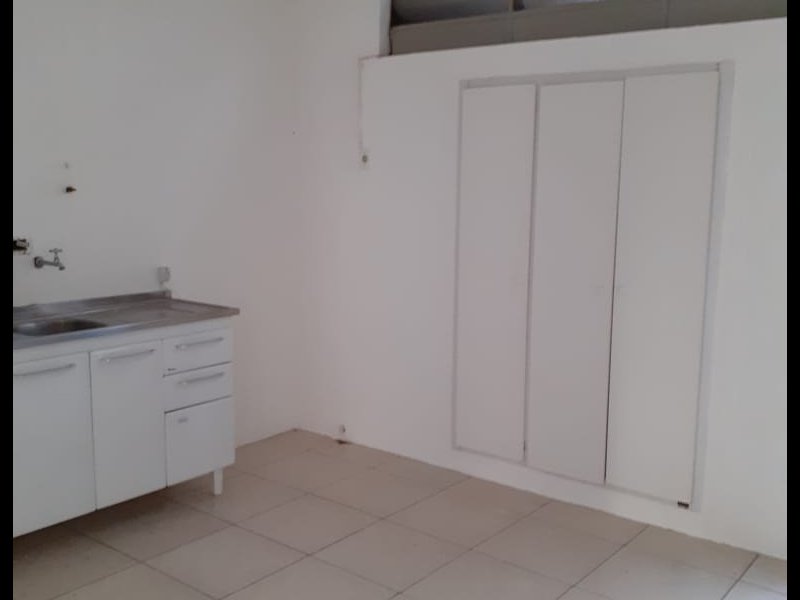 Casa à venda Perdizes com 196m² e 4 quartos por R$ 900.000 - 496943915-pia-e-armario-cozinha.jpg
