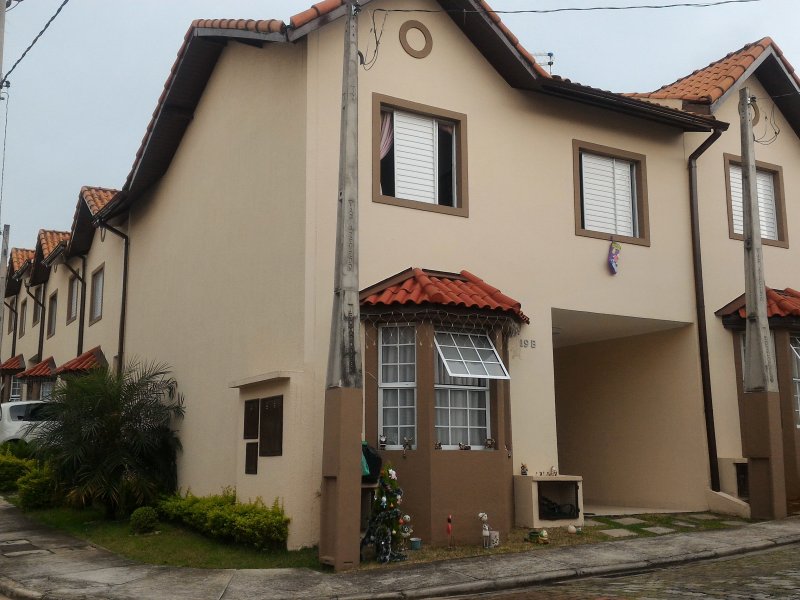 Casa de condomínio à venda Jardim Celia com 110m² e 3 quartos por R$ 480.000 - 1700149078-001.jpg