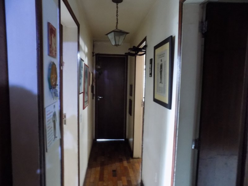 Apartamento à venda Tijuca com 100m² e 4 quartos por R$ 650.000 - 2044492291-corredor.jpg