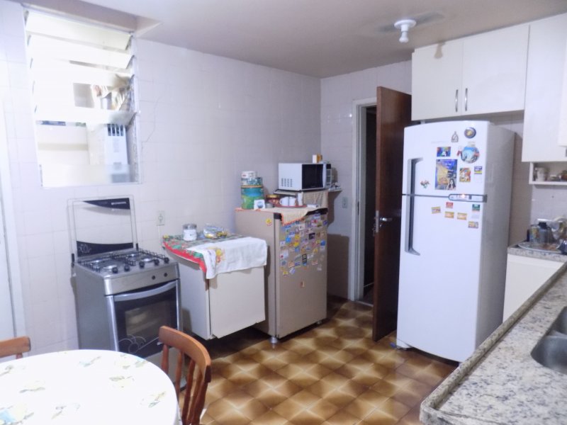 Apartamento à venda Tijuca com 100m² e 4 quartos por R$ 650.000 - 224199188-cozinha2.jpg