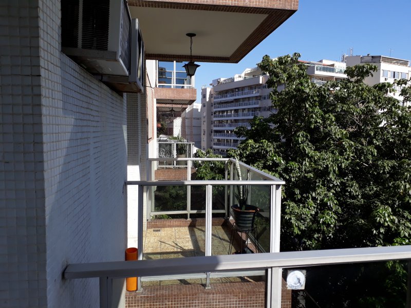 Apartamento à venda Tijuca com 100m² e 4 quartos por R$ 650.000 - 924262416-varandaquartos1e2.jpg