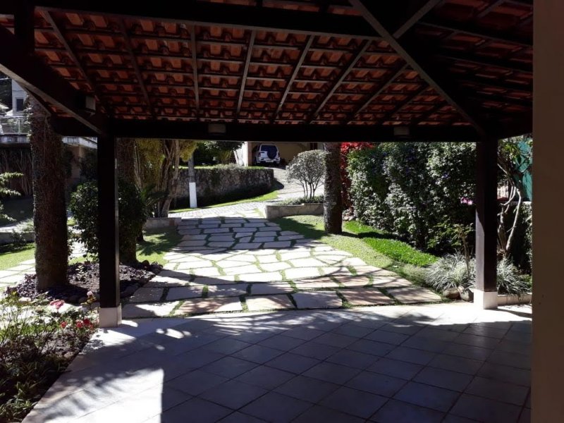 Casa à venda Engenho do Mato com 630m² e 4 quartos por R$ 1.300.000 - 2042121727-garagem.jpg