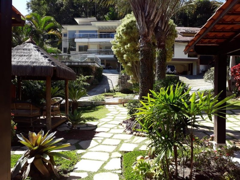 Casa à venda Engenho do Mato com 630m² e 4 quartos por R$ 1.300.000 - 984462113-jardim.jpg