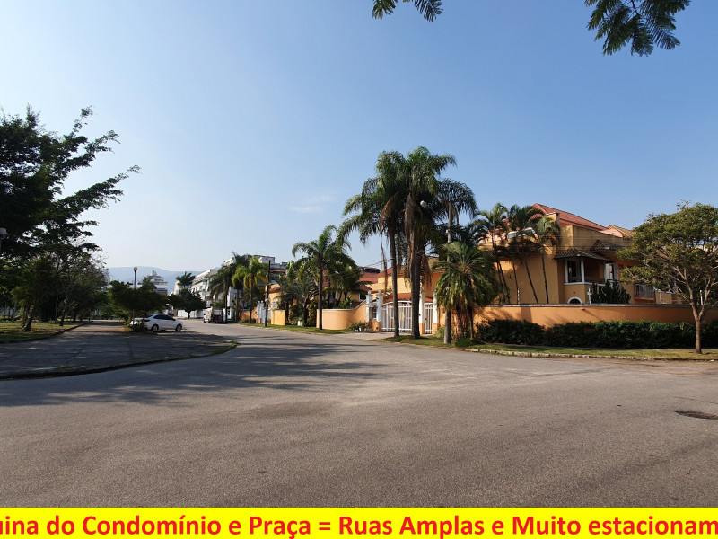 Casa de condomínio à venda Recreio dos Bandeirantes com 200m² e 4 quartos por R$ 1.389.000 - 19-esquina-d-o-condominio-e-praca.jpg