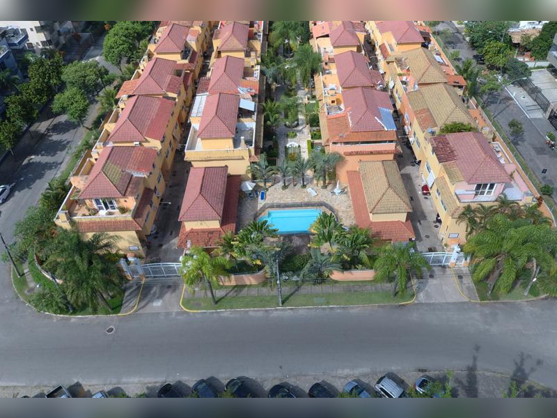 Casa de condomínio à venda Recreio dos Bandeirantes com 200m² e 4 quartos por R$ 1.389.000 - 23-vista-frontal.jpg