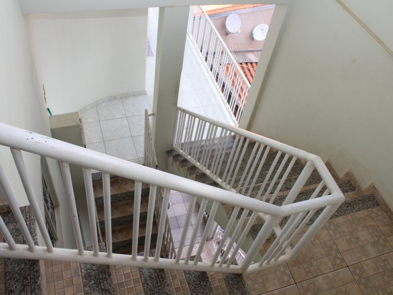 Casa à venda Machado com 300m² e 6 quartos por R$ 700.000 - 1588364500-escada-para-1-andar.JPG