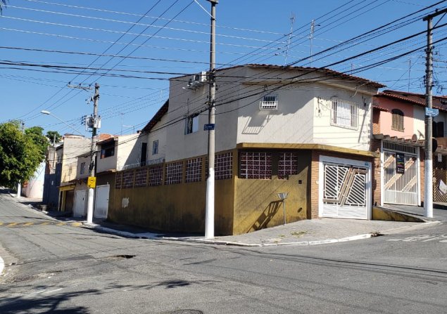 imóvel com 554m²