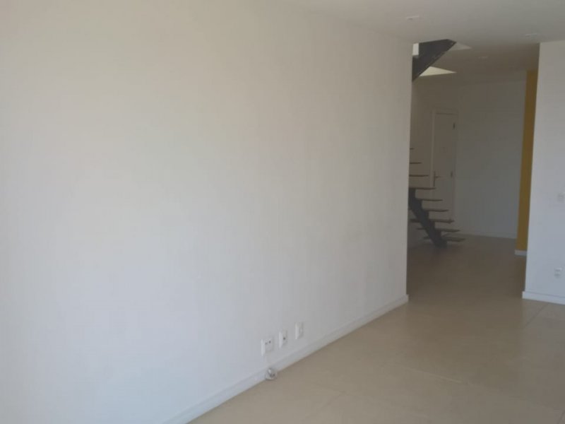 Cobertura à venda Centro com 122m² e 2 quartos por R$ 680.000 - 1765636640-inbound4445247950621287088.jpg