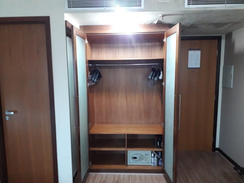 Flat à venda Indianópolis com 27m² e 1 quarto por R$ 216.000 - 1608690715-800x600-1846387445-armario-com-cofre-flat.jpg