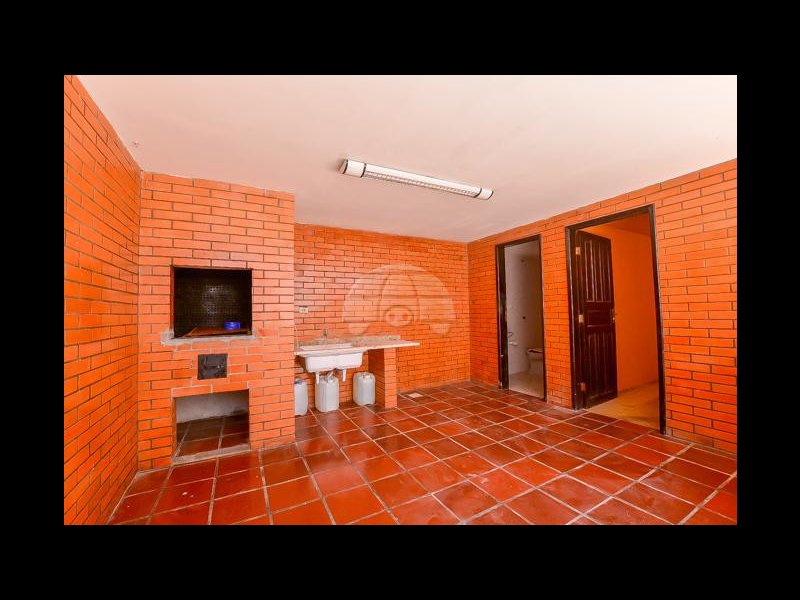 Casa à venda Boa Vista com 177m² e 4 quartos por R$ 480.000 - 2089488700-churrasqueira-conjugada-com-banheiro-e-quarto-dep.jpg