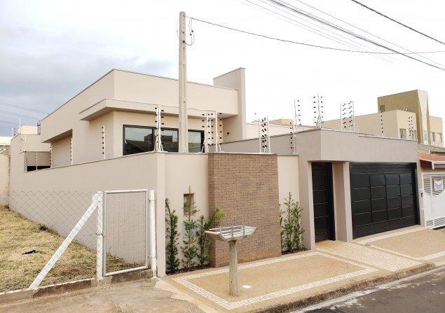 imóvel com 220m²