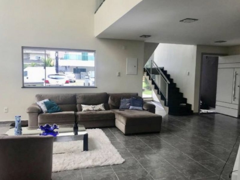 Casa de condomínio à venda Centro com 320m² e 4 quartos por R$ 1.000.000 - 1046517976-49cbf288-003f-4f1d-8701-8aa967789746.jpeg