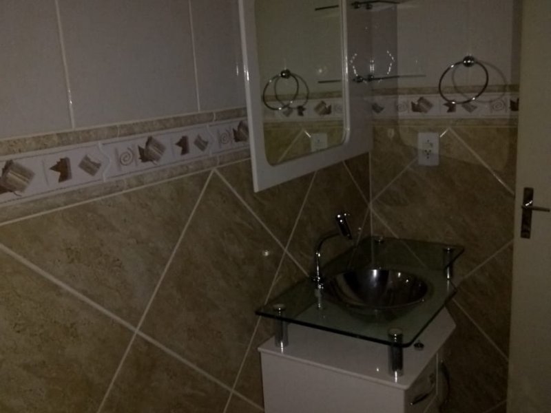 Apartamento à venda Sarandi com 55m² e 3 quartos por R$ 199.400 - 2064587788-img-20190115-wa0010.jpg