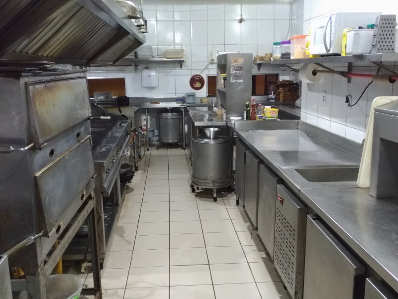 Casa à venda Enseada das Gaivotas com 2100m² e 4 quartos por R$ 900.000 - 1844340043-cozinha-lado-direito.jpg