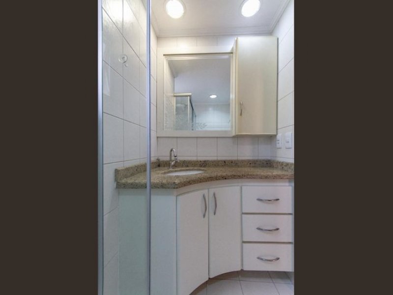 Apartamento à venda Real Parque com 81m² e 2 quartos por R$ 600.000 - 1639460152-banheiro-1b.jpg