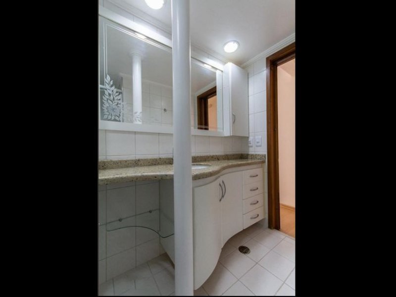 Apartamento à venda Real Parque com 81m² e 2 quartos por R$ 600.000 - 1851995682-banheiro-2.jpg