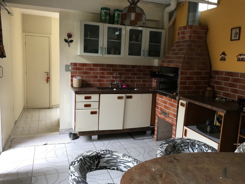 Casa à venda Jardim Aeroporto com 200m² e 3 quartos por R$ 900.000 - 629849503-churrasqueira.jpg
