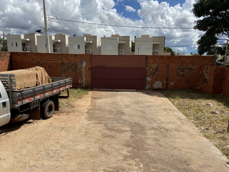 Terreno à venda Cel. Antonino com 320m² e 1 quarto por R$ 250.000 - 430465631-d6f43440-3ddc-437e-b312-23003992fa87.jpeg