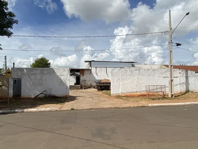 Terreno à venda Cel. Antonino com 320m² e 1 quarto por R$ 250.000 - 757948966-02edc4d6-6b70-4953-9dc4-851525281dfd.jpeg