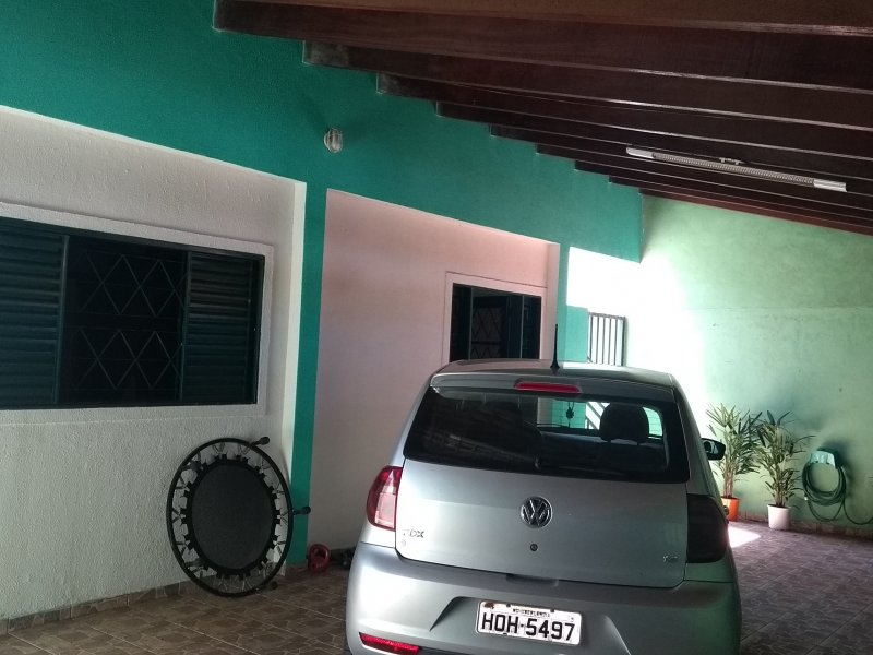 Casa à venda Santa Mônica com 90m² e 3 quartos por R$ 380.000 - 1412300782-img-20180909-140230782.jpg