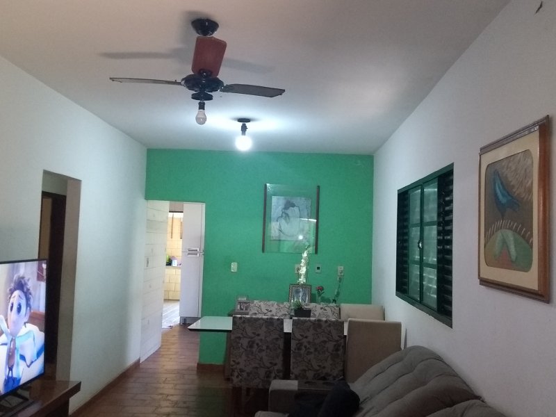 Casa à venda Santa Mônica com 90m² e 3 quartos por R$ 380.000 - 1735422976-img-20180909-140909949.jpg