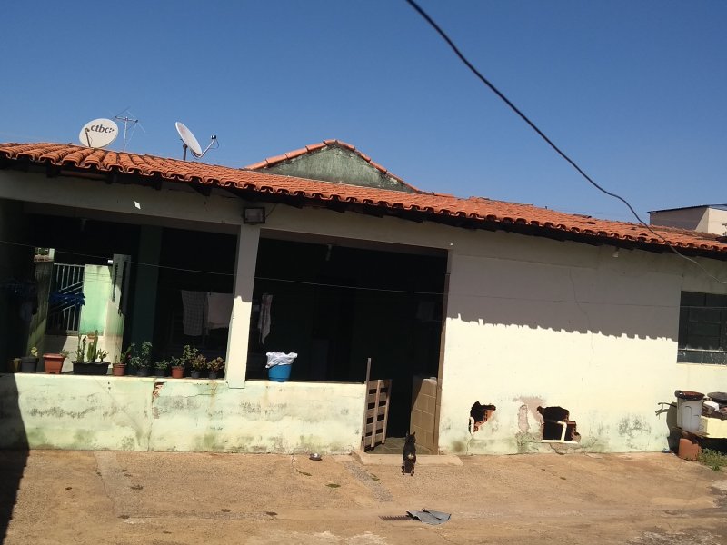 Casa à venda Santa Mônica com 90m² e 3 quartos por R$ 380.000 - 682436081-img-20180909-140552388.jpg