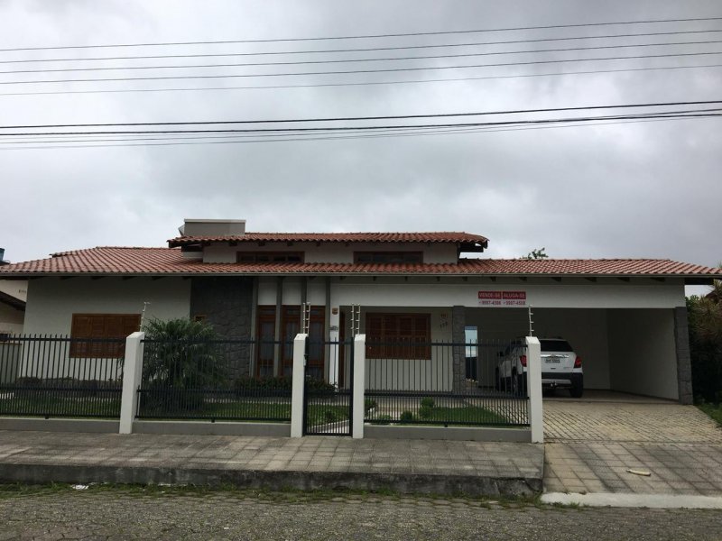 imóvel com 300m² - centro - Navegantes